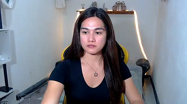 Snapshot of MarieLoveGlamorous chatting on March 2025 11:36:02 AM MarieLoveGlamorous online show from March 2025 11:36:02 AM