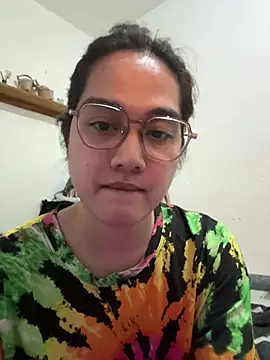 Snapshot of MarieLoveGlamorous chatting on May 2026 09:04:02 PM MarieLoveGlamorous online show from May 2026 09:04:02 PM