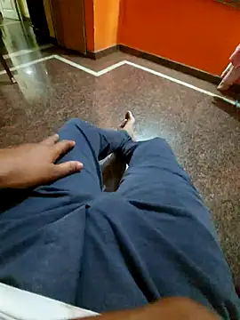 Stripkomal online show from September 2025 04:13:02 PM