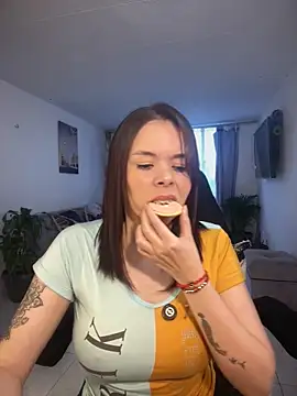 carolina16love online show from November 2025 10:25:01 PM