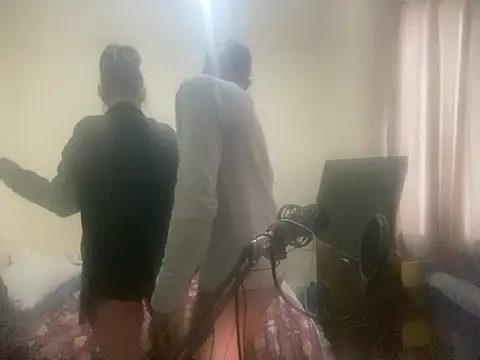 CuzzyB69 online show from March 2025 04:26:02 PM