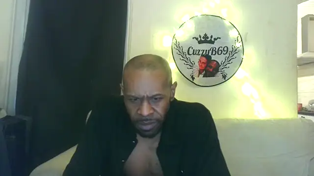 CuzzyB69 online show from April 2026 10:24:02 PM