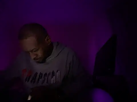 CuzzyB69 online show from March 2025 11:49:02 PM