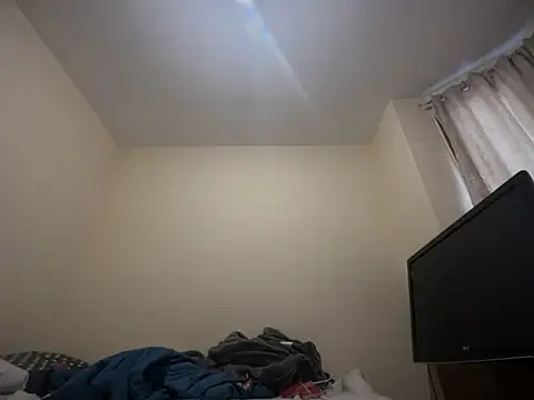 CuzzyB69 online show from February 2025 04:51:01 PM