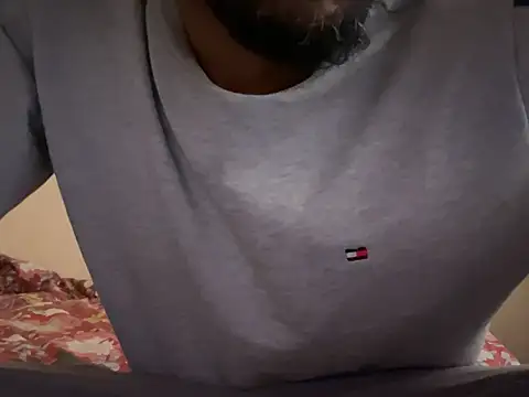 CuzzyB69 online show from March 2025 12:13:01 PM