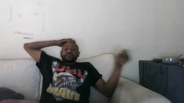 CuzzyB69 online show from April 2026 03:45:02 AM