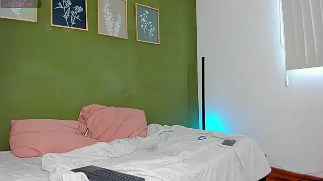 karlye 5 online show from April 2026 08:26:02 PM