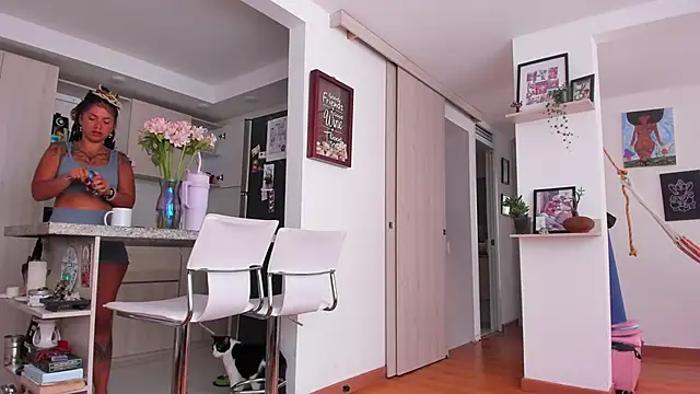 Snapshot of karlye_5 chatting on December 2025 01:10:01 PM karlye 5 online show from December 2025 01:10:01 PM