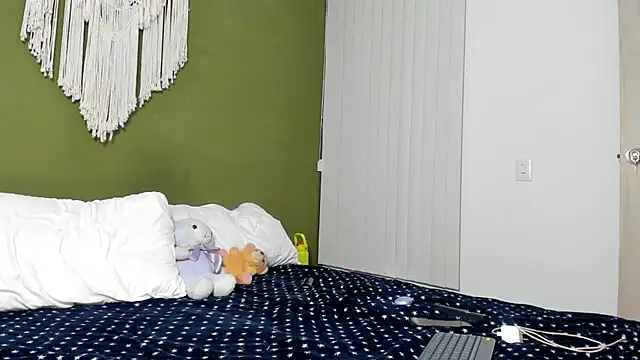 karlye 5 online show from April 2026 01:50:01 AM