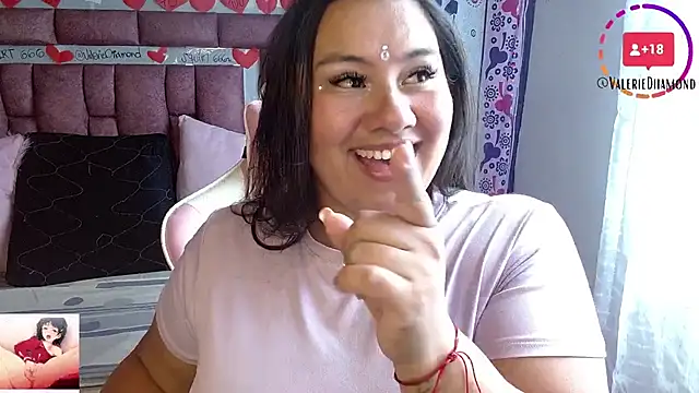 Snapshot of ValerieDiiamond chatting on September 2025 04:14:02 PM ValerieDiiamond online show from September 2025 04:14:02 PM
