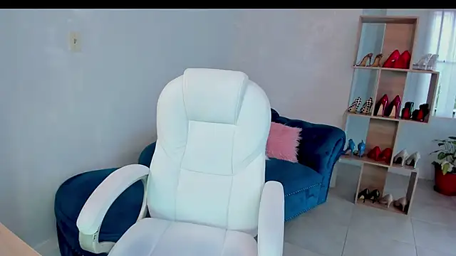 Snapshot of MissRhodes1 chatting on January 2026 08:02:01 PM MissRhodes1 online show from January 2026 08:02:01 PM