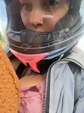 Emiily W online show from January 2026 06:37:01 PM