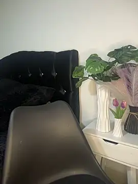 Emiily W online show from February 2026 03:02:02 PM