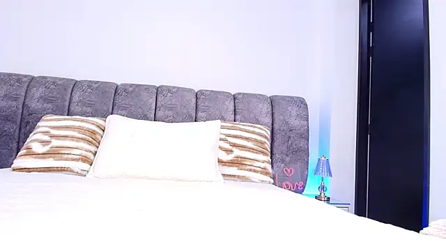 naia blessed online show from November 2025 07:13:02 PM