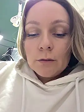 Bondgirl 013 online show from April 2026 05:08:01 PM