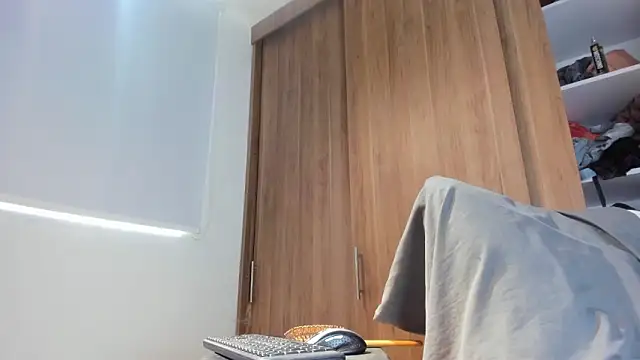 Snapshot of my_lovely_mia chatting on November 2025 07:18:01 PM my lovely mia online show from November 2025 07:18:01 PM