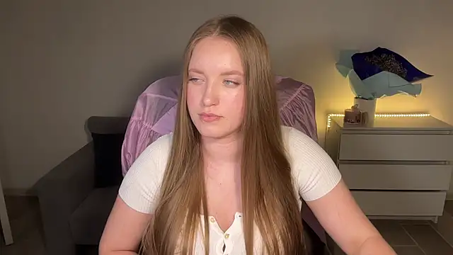 Snapshot of EvaMaddison chatting on July 2026 08:38:02 PM EvaMaddison online show from July 2026 08:38:02 PM