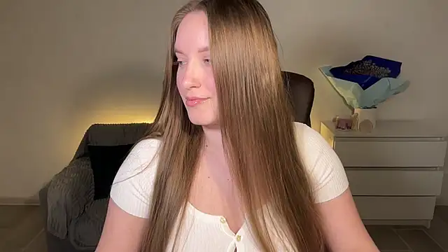 EvaMaddison online show from March 2026 05:47:01 PM