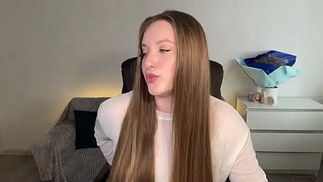 EvaMaddison online show from April 2026 07:21:02 AM