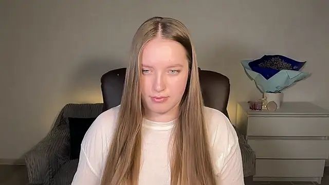 EvaMaddison online show from March 2026 06:24:01 PM