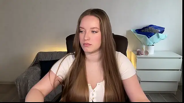 EvaMaddison online show from April 2026 06:43:01 AM