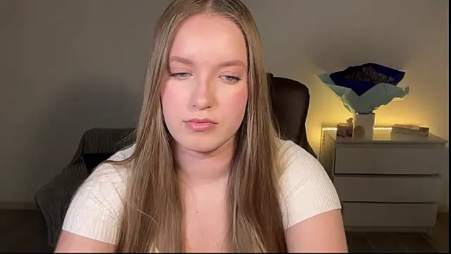 EvaMaddison online show from May 2026 08:45:01 PM