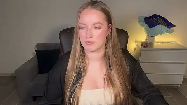 Snapshot of EvaMaddison chatting on June 2026 09:21:02 PM EvaMaddison online show from June 2026 09:21:02 PM