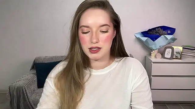 EvaMaddison online show from November 2025 06:22:01 PM