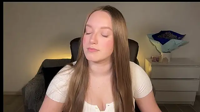 EvaMaddison online show from March 2026 05:44:02 PM