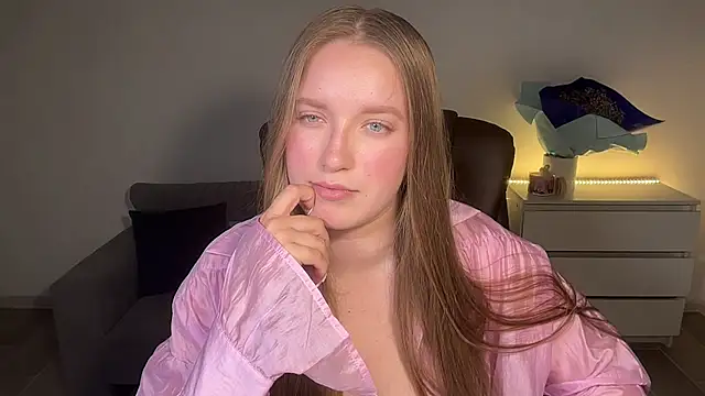 Snapshot of EvaMaddison chatting on July 2026 07:15:01 PM EvaMaddison online show from July 2026 07:15:01 PM