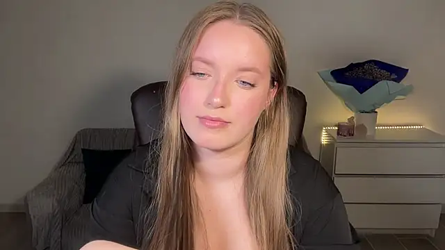 EvaMaddison online show from May 2026 08:27:02 PM