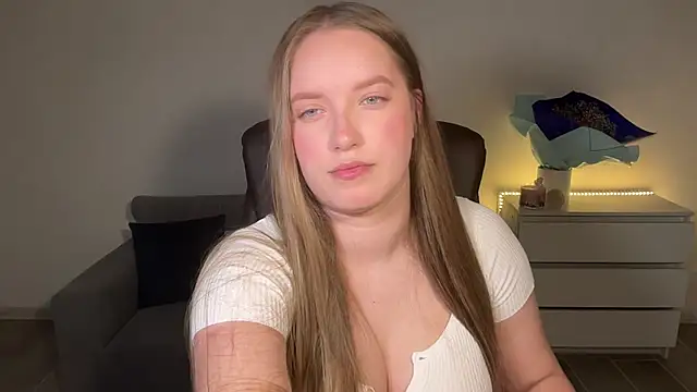 Snapshot of EvaMaddison chatting on July 2026 09:26:02 PM EvaMaddison online show from July 2026 09:26:02 PM