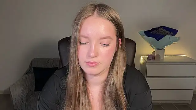 EvaMaddison online show from May 2026 08:28:02 PM