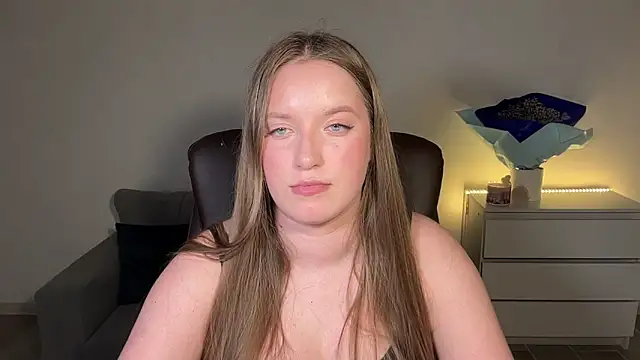 EvaMaddison online show from May 2026 06:23:01 PM