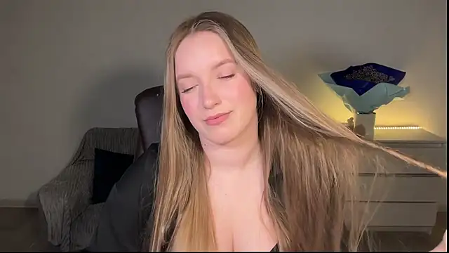 EvaMaddison online show from May 2026 12:12:01 AM