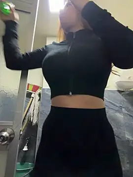 Snapshot of roouse chatting on November 2025 12:04:01 AM roouse online show from November 2025 12:04:01 AM