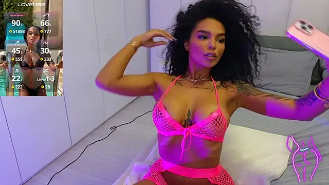 Snapshot of KimiBrown chatting on February 2025 10:00:01 AM KimiBrown online show from February 2025 10:00:01 AM