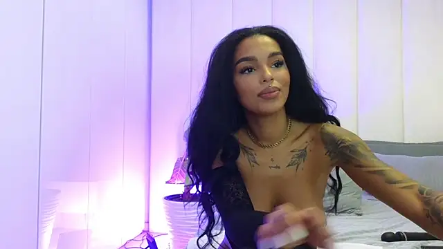 Snapshot of KimiBrown chatting on January 2025 09:15:01 AM KimiBrown online show from January 2025 09:15:01 AM