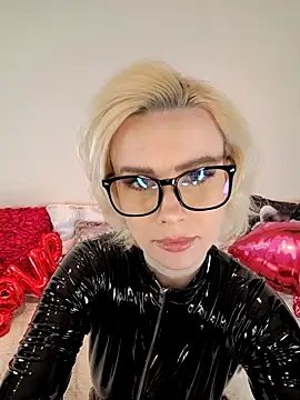 AureliaDoux online show from February 2025 04:22:02 PM