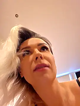 AureliaDoux online show from April 2026 02:32:02 PM