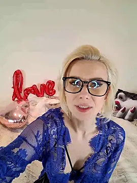 AureliaDoux online show from February 2025 07:27:02 PM