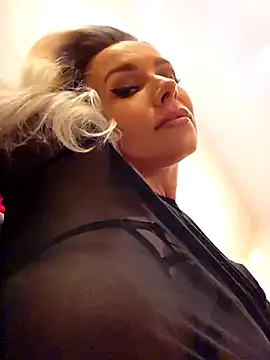 Snapshot of AureliaDoux chatting on February 2026 04:29:02 PM AureliaDoux online show from February 2026 04:29:02 PM