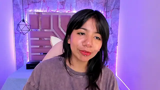 Snapshot of Nami_usagi chatting on February 2025 03:58:01 PM Nami usagi online show from February 2025 03:58:01 PM
