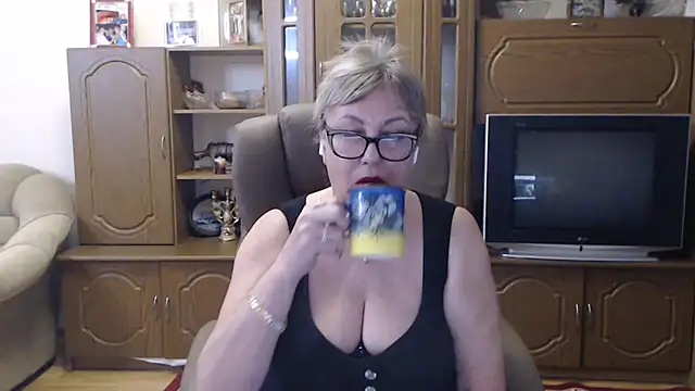 Kallliina online show from December 2025 08:05:01 AM