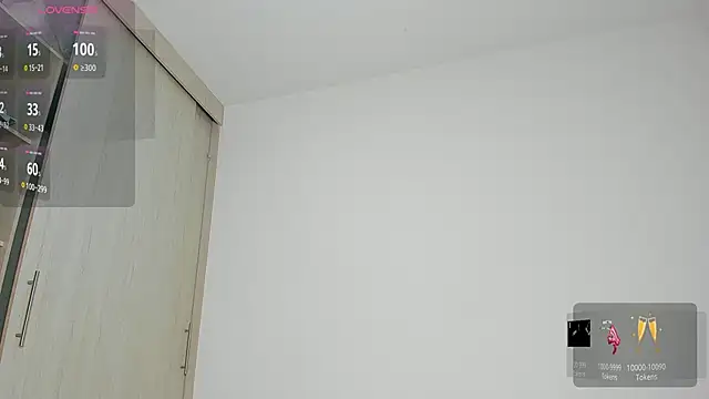 caroline tovar online show from October 2025 01:22:01 AM