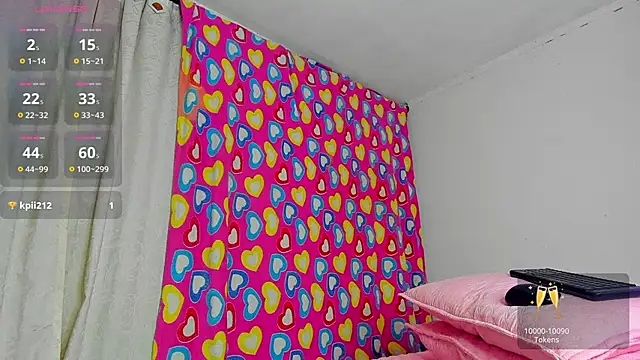 caroline tovar online show from February 2025 11:41:02 PM