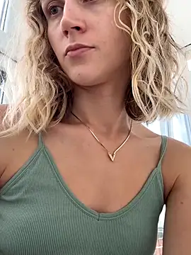 Snapshot of Feral_berry_8133 chatting on September 2025 11:15:02 AM Feral berry 8133 online show from September 2025 11:15:02 AM