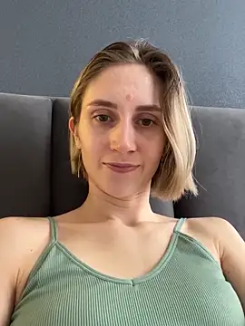 Snapshot of Feral_berry_8133 chatting on February 2025 12:13:02 PM Feral berry 8133 online show from February 2025 12:13:02 PM