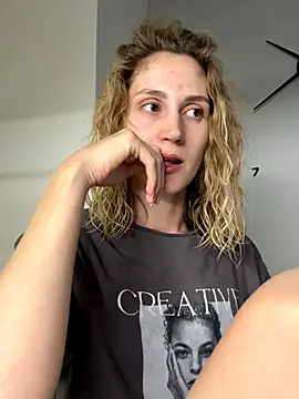 Snapshot of Feral_berry_8133 chatting on September 2025 07:46:02 PM Feral berry 8133 online show from September 2025 07:46:02 PM