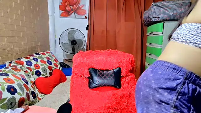 M e c e l online show from September 2025 01:06:02 AM